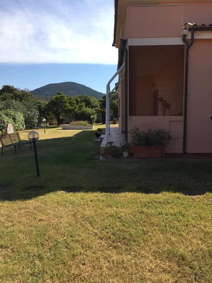 Willa La Casa Sotto La Torre Chia Zewnętrze zdjęcie