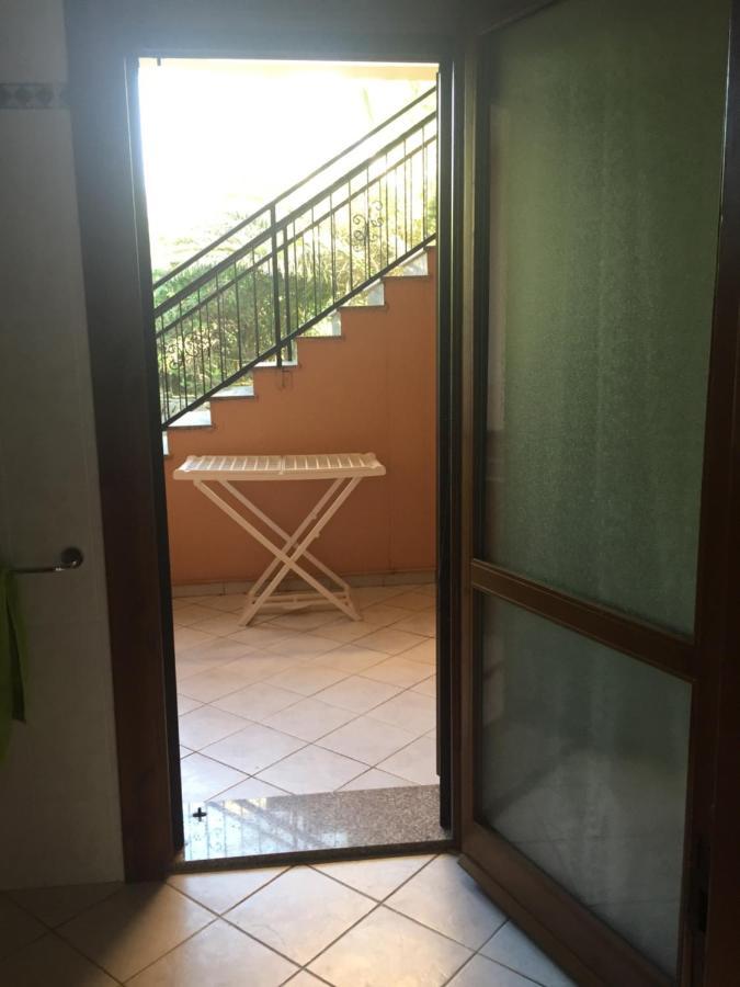Willa La Casa Sotto La Torre Chia Zewnętrze zdjęcie