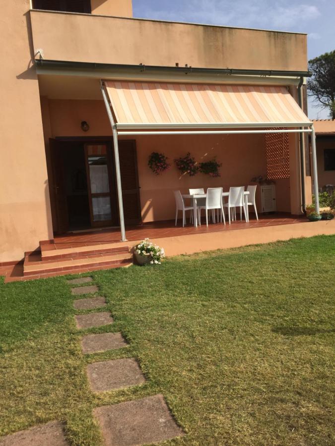Willa La Casa Sotto La Torre Chia Zewnętrze zdjęcie