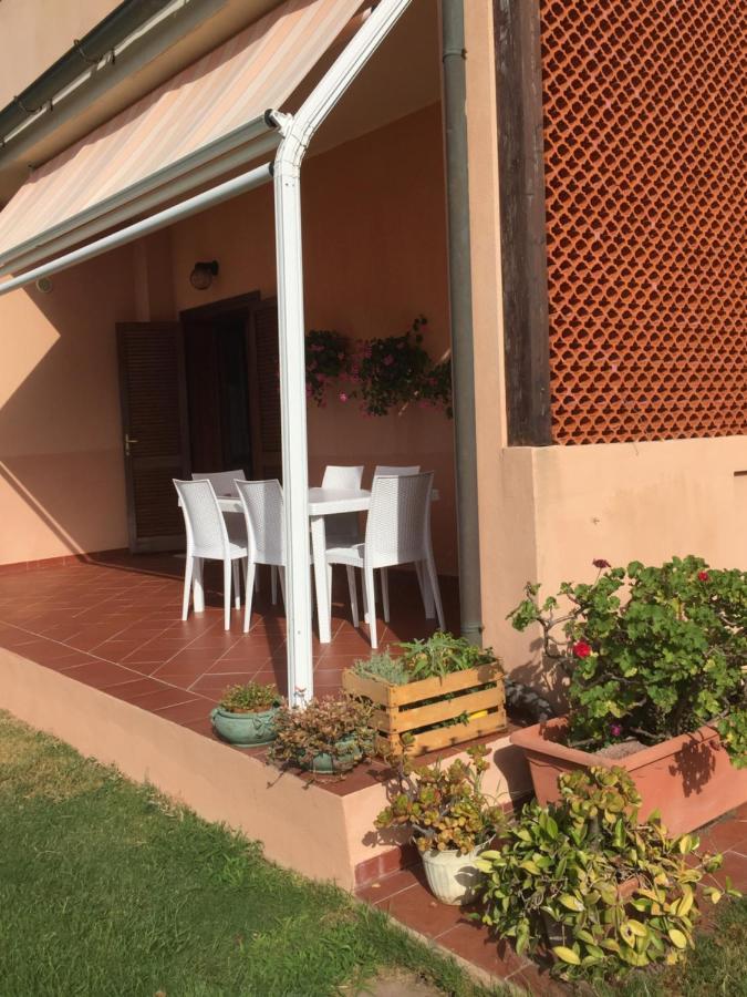Willa La Casa Sotto La Torre Chia Zewnętrze zdjęcie